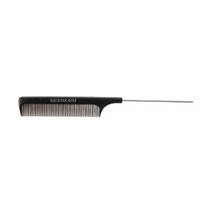 Cod. 652E • SCHWANZKAMM AUS EDELSTAHL. Linea Carbonio. Zur Realisierung dieser Kammserie wurde ein und technisch hochwertiges Material verwendet. Durch die Zugabe von Carbonfasern wird das Material leitfähig und ist somit komplett antistatisch.
