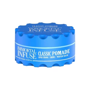 Die Immortal Classic Pomade (Blau) ist eine mühelos anwendbare Haarpomade, die zusätzliche Stärke bietet, um einen eleganten Look zu gestalten. Sie verleiht nicht nur einen Hauch klassischer Düfte, sondern bietet auch außergewöhnlichen Glanz, der das Haar betont und in Szene setzt.