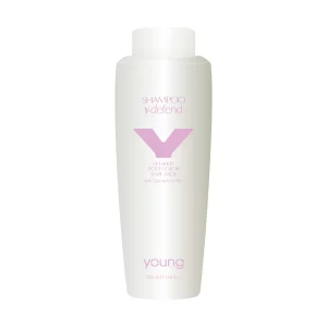 Young Y-Defend Shampoo, der italienischen Marke Young, nach dem Färben Anti-Fade Shampoo mit Quinoa & UV-Filter. Die Formel mit einem leicht sauren pH-Wert wurde speziell für eine gründliche Reinigung nach dem Färben entwickelt. Sie umhüllt die Haarschuppen perfekt, stabilisiert die Farbe und bewahrt ihre Leuchtkraft.