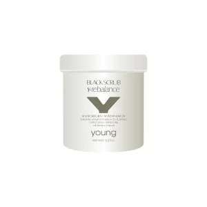 Young Y-Rebalance Black Scrub, der italienischen Marke Young, Antischuppen-Peeling mit Bambuskohle, vor dem Shampoo anwenden. Es befreit die Kopfhaut mühelos von Schuppenrückständen und überschüssigem Talg, während es gründlich reinigt.