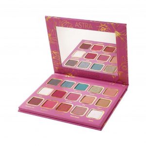 ASTRA EDEN ESCAPE ist eine Make-up-Kollektion, die von der Schönheit und Natur der Garten- und Pflanzenwelt inspiriert ist. Die EDEN ESCAPE-Kollektion zeichnet sich durch ihre frischen und natürlichen Farbtöne aus, die an die Farben von Blumen, Pflanzen und der Natur erinnern.