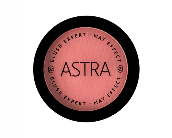 Das ASTRA BLUSH EXPERT bietet eine Auswahl an Rouge-Produkten in verschiedenen Farbtönen und Finishes. Das Rouge wird verwendet, um den Wangen einen Hauch von Farbe und Frische zu verleihen und das Gesicht zu konturieren.