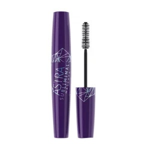 ASTRA SUBLIMINAL MASCARA ist ein Mascara, der dazu entwickelt wurde, den Wimpern ein intensives und subtil verführerisches Aussehen zu verleihen. Der Mascara kann verschiedene Effekte bieten, wie zum Beispiel mehr Volumen, längere Wimpern oder eine stärkere Definition. Um den Mascara anzuwenden, trägst du ihn in einer Zick-Zack-Bewegung von der Wurzel bis zur Spitze deiner Wimpern auf. Du kannst mehrere Schichten auftragen, um das gewünschte Ergebnis zu erzielen. Die Bürste des Mascaras hilft dabei, die Wimpern zu trennen und ihnen eine subtile Verführungskraft zu verleihen.