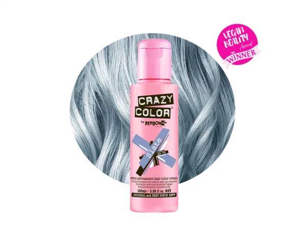 Crazy Color Slate 74 ist eine spezielle Haarfarbe aus der Crazy Color Produktreihe. Ein metallisch blaues Haarfärbemittel, das voller Quarz ist. Dieser Farbton erzeugt stahlblaues Haar, das unter Licht glänzt.