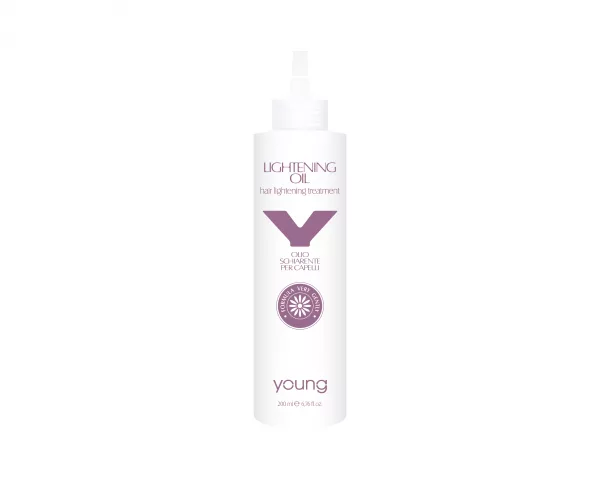 Young Lightening Oil, ist eine Mikroaufhellung mit einer öligen Textur, von italienischer Marke Young, die in Verbindung mit niedrig konzentrierten Entwicklern verwendet wird, um eine sanfte, schonende und subtile Aufhellung zu erzielen.