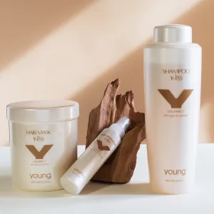 Young Y-Liss Shampoo, Mask & Elisir Spray, der Marke Young, mit Arganöl & Kaschmir-Extrakt. Verleihen dem Haar eine weiche, seidige & perfekt glatte Textur.
