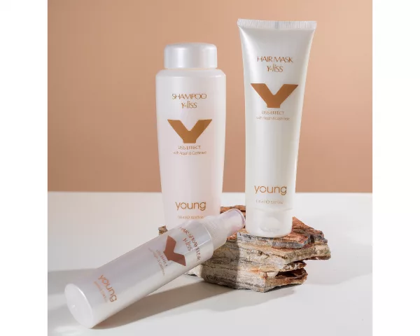 Young Y-Liss Shampoo, Mask & Elisir Spray, der Marke Young, mit Arganöl & Kaschmir-Extrakt. Verleihen dem Haar eine weiche, seidige & perfekt glatte Textur.