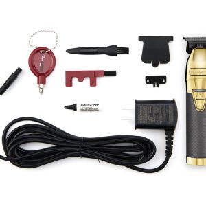 BABYLISS BOOST+ GOLD TRIMMER FX7870GBPE Ikonisches Design und Funktionen: Robustes Ganzmetallgehäuse für absolute Zuverlässigkeit und unerschütterliche Integrität. Einzigartiges Zylinderdesign für natürliche Handhabung; ergonomischer Griff mit diamantstrukturierter Oberfläche für Komfort und Kontrolle.